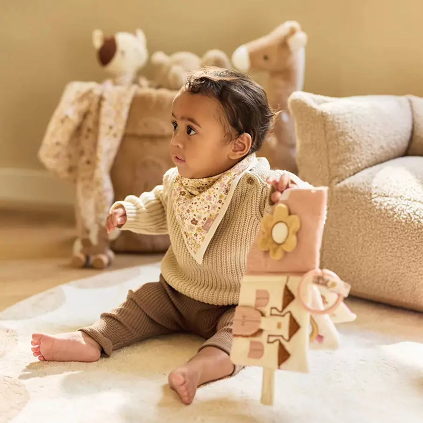 livre d'activité rose et écru