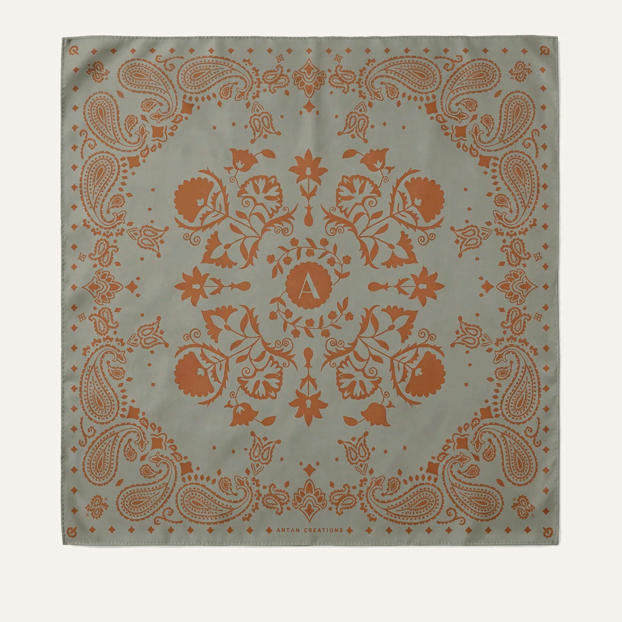 Bandana en soie Mordoré – 70 × 70 cm