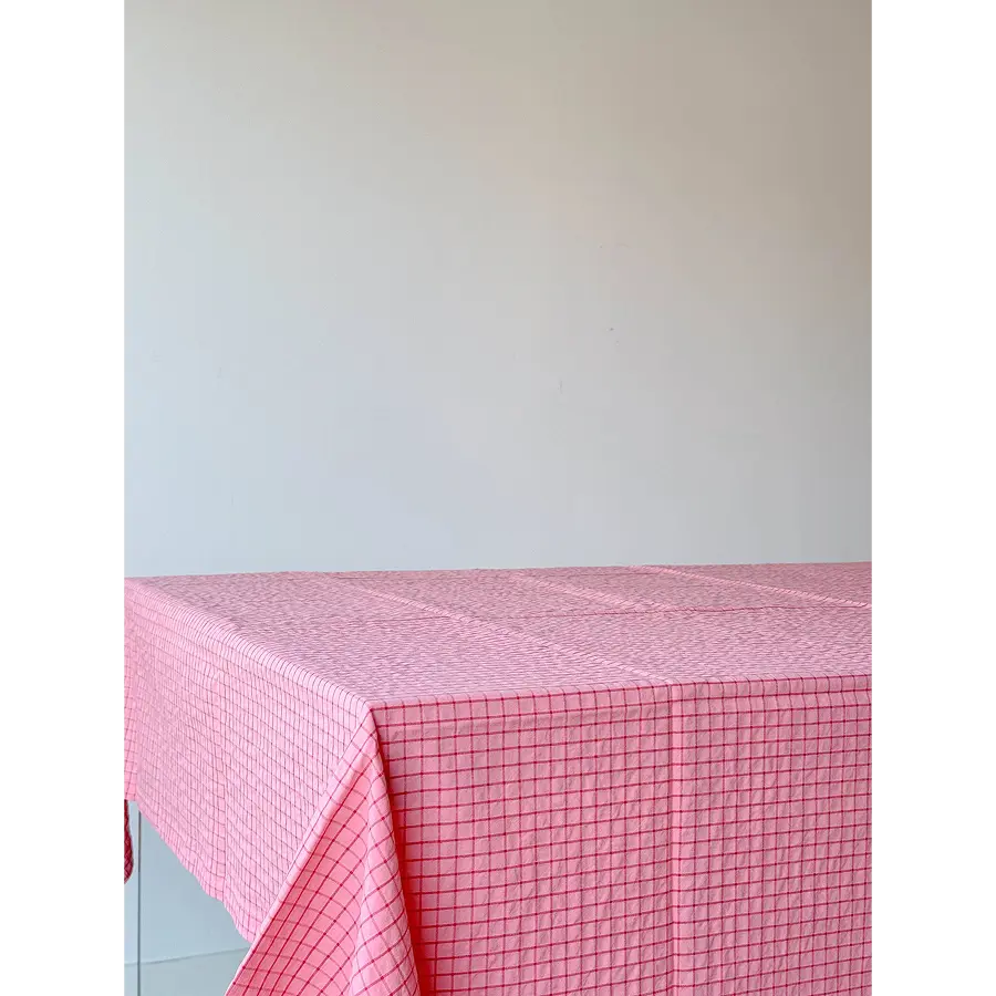 Nappe rose à carreau