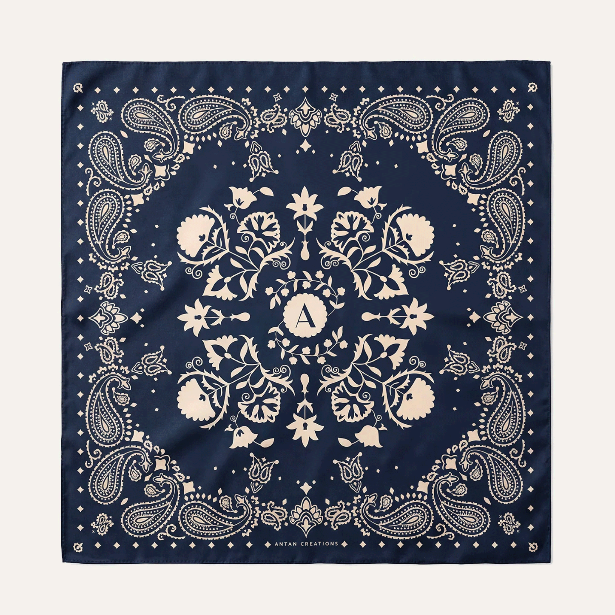Bandana en soie Nuit – 70 × 70 cm