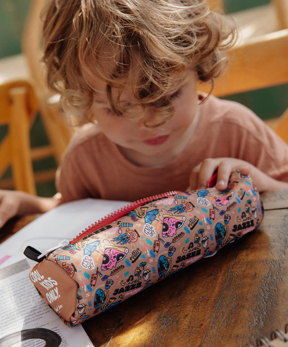 Trousse marron à motifs