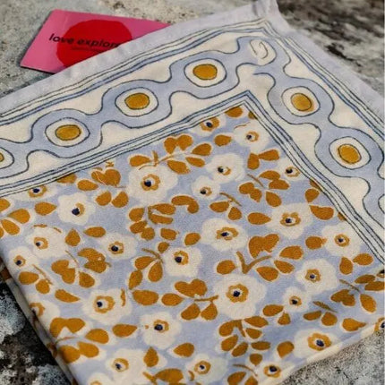 Petit foulard flower light blue love explorer 