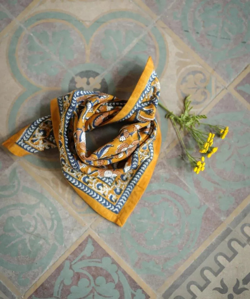 Petit foulard jaya safran bellemme
