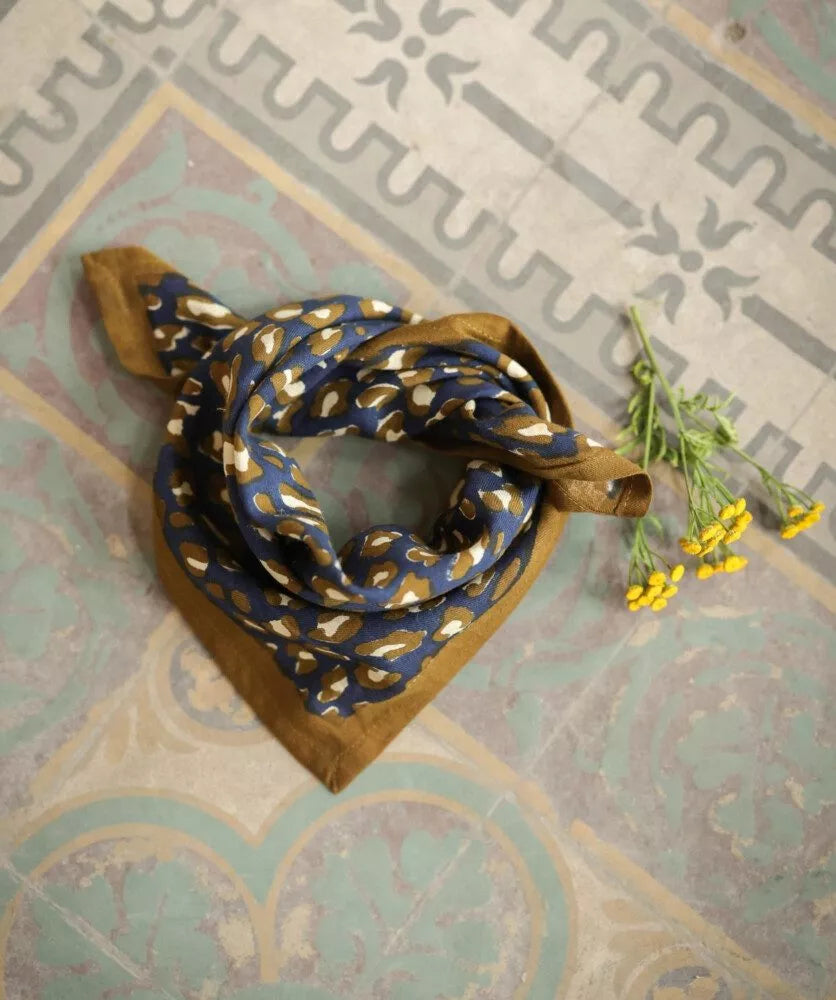 Petit foulard léopard navy bellemme