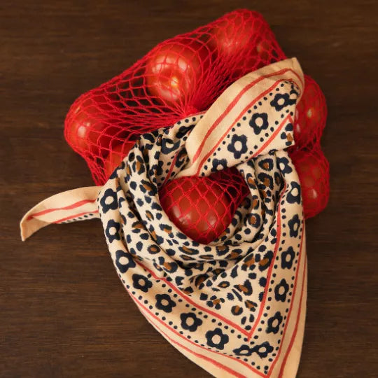 Petit foulard leopard rouge love explorer 