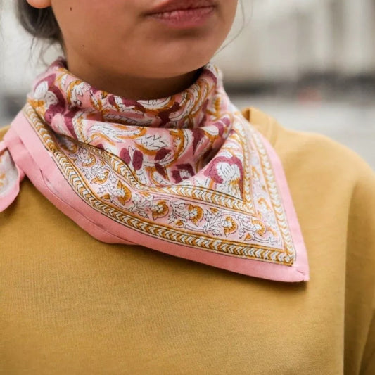 petit foulard rose