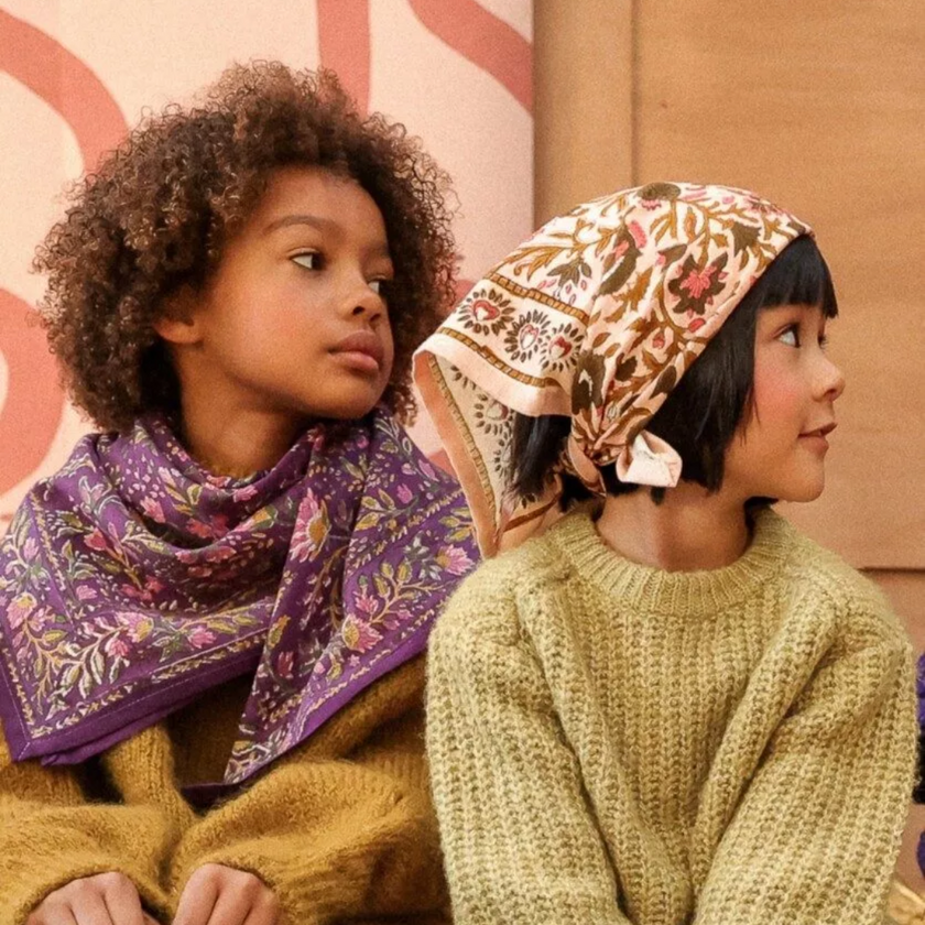 petit foulard fleuri rose poudre