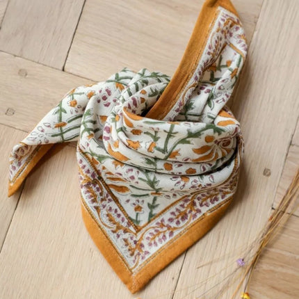petit foulard couleur caramel