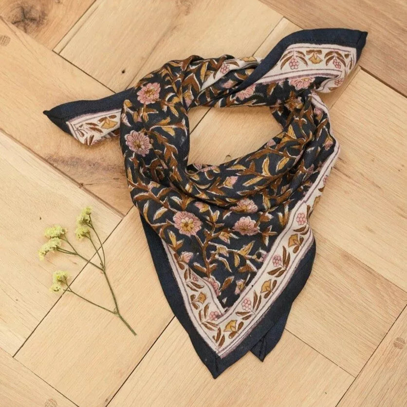 petit foulard scarlett encre
