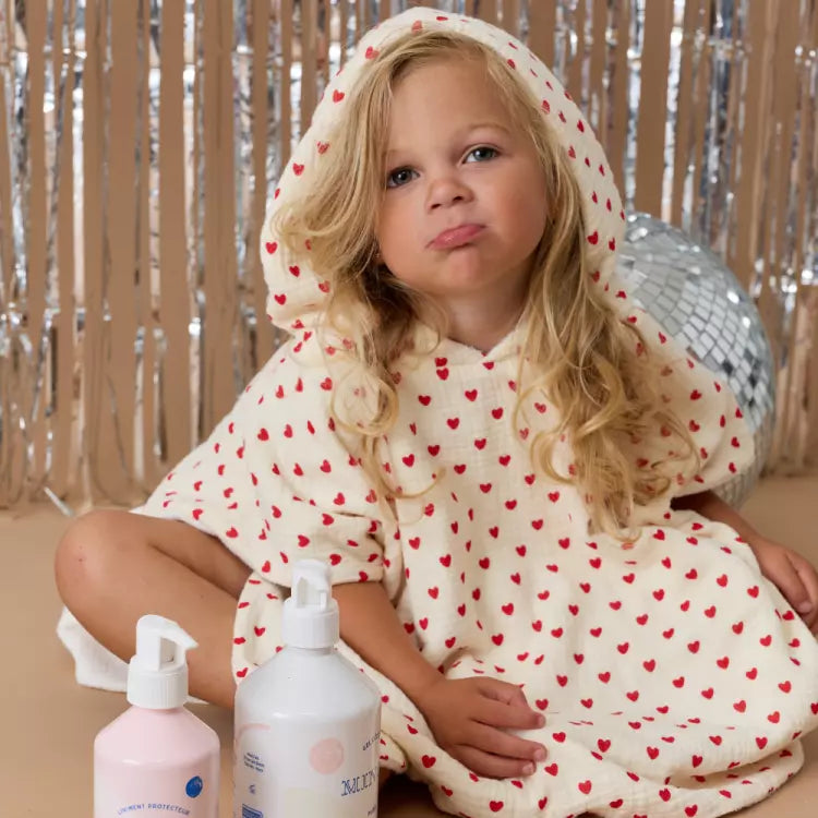 Poncho de bain coeurs rouge atelier wagram