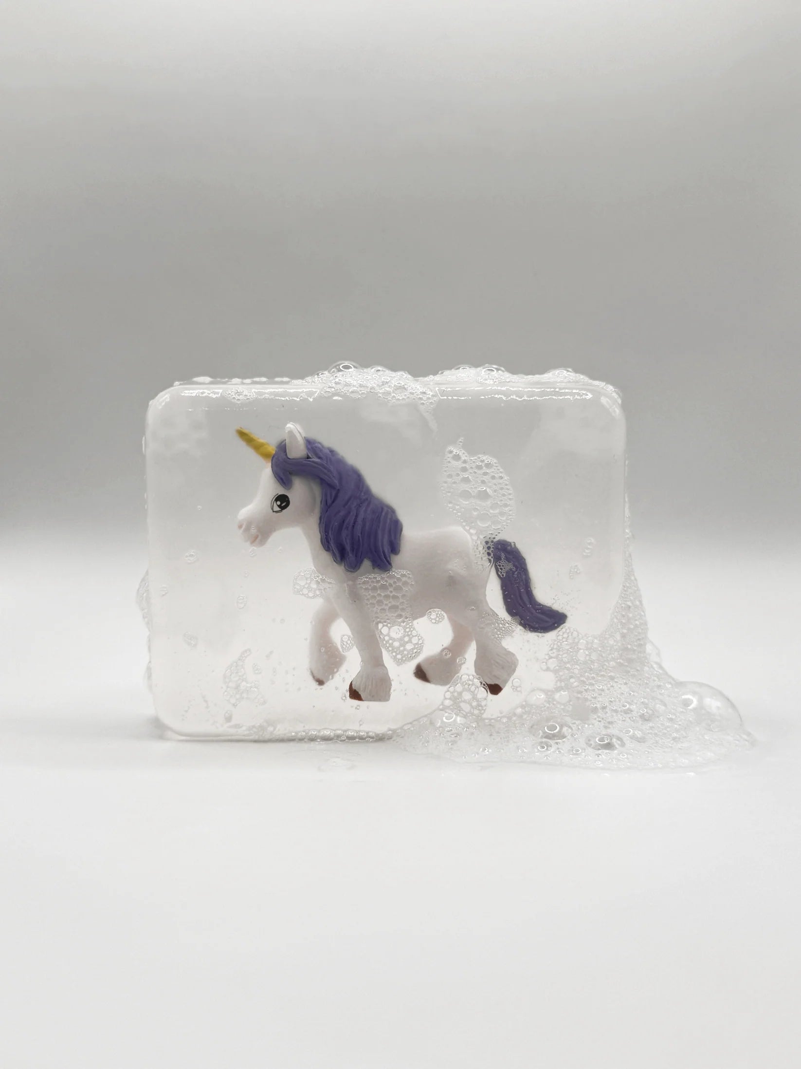 Savon licorne violette ludisoap