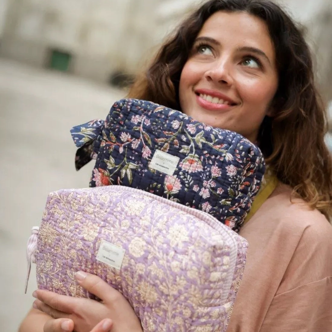 trousse de toilette bleu marine fleurie