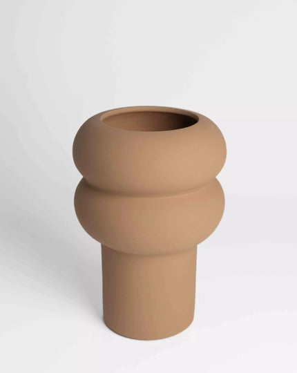 Vase ondulé marron clair