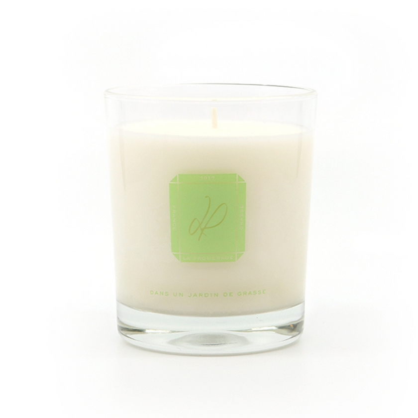 bougie dans un jardin de grasse