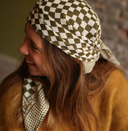 grand foulard damier x kaki 