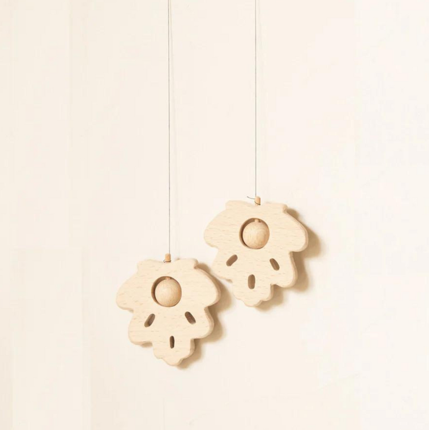 hochet feuille en bois