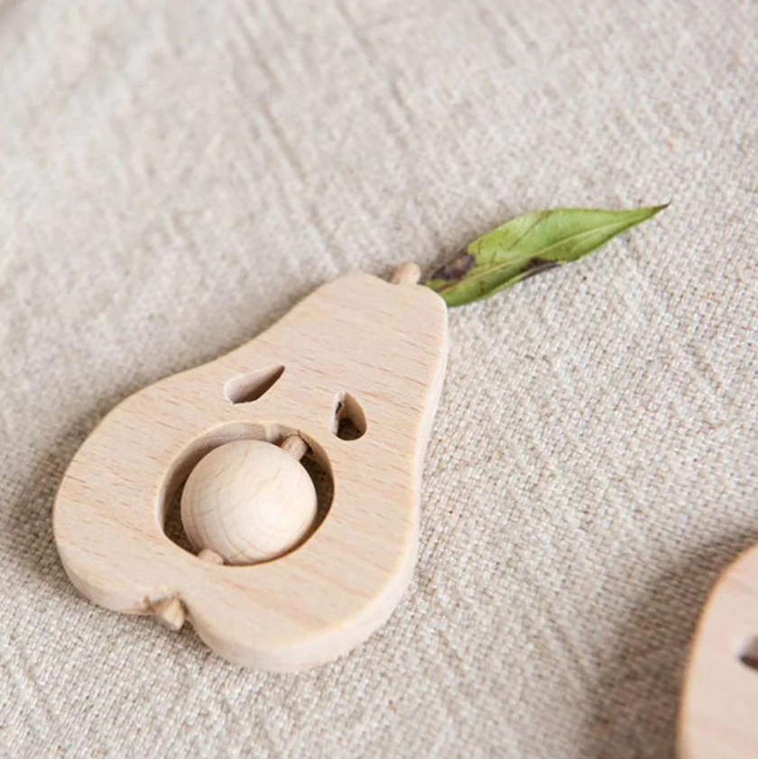 hochet poire en bois