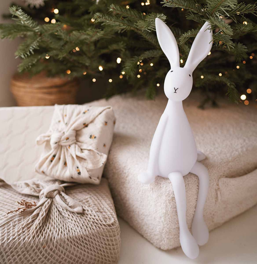 lampe joseph rose in april