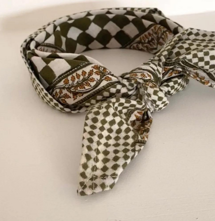 petit foulard damier kaki